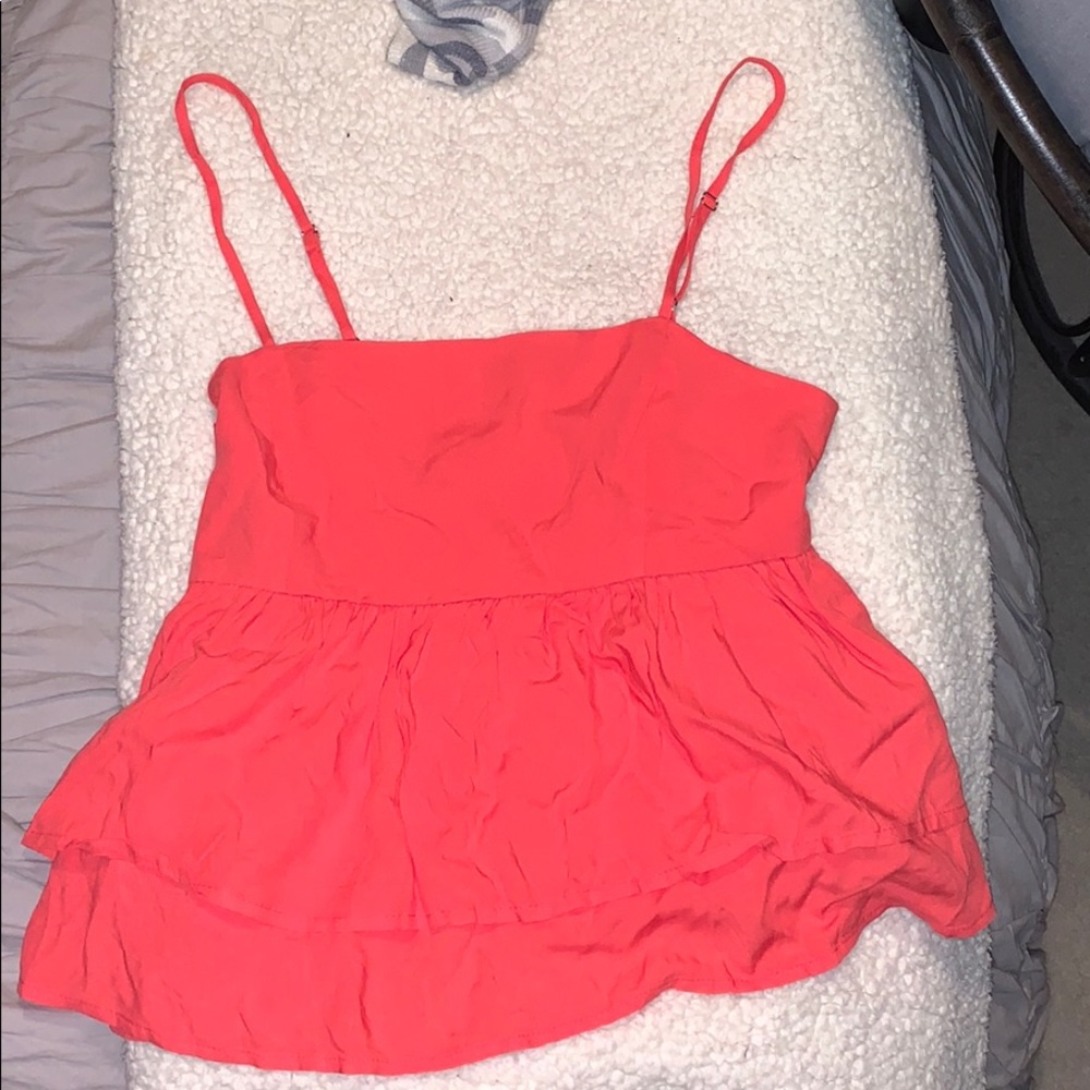 SUPER cute top, perfect for the summer